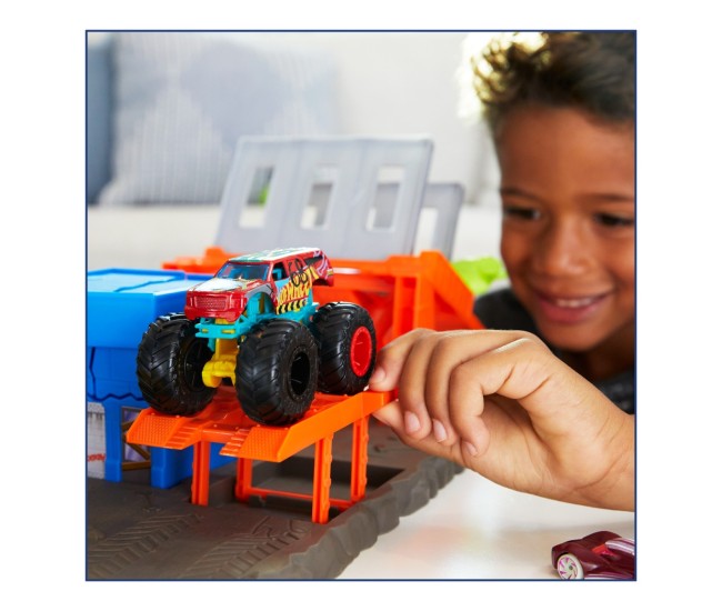 Hot wheels monster trucks set blast station Hot wheels monster trucks set blast station