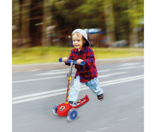 Trotineta plus spidey si prietenii extraordinari Trotineta plus spidey si prietenii extraordinari