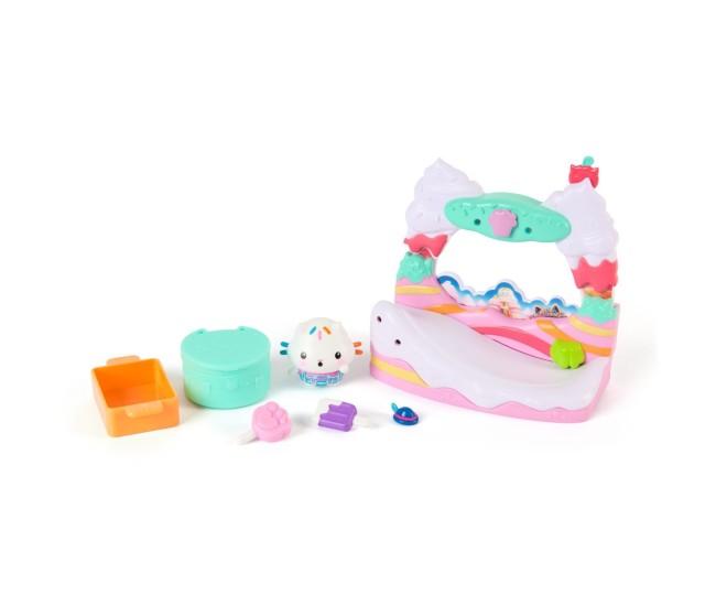 Gabbys dollhouse filmul set balconul din dulciuri si figurina pisica cakey cu accesorii Gabbys dollhouse filmul set balconul din dulciuri si figurina pisica cakey cu accesorii