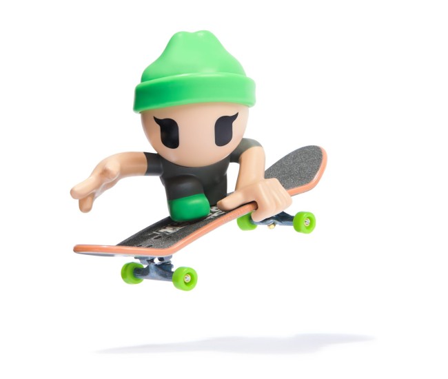 Tech dech sk8 crew pachet placa si figurina 9.6cm sapca verde Tech dech sk8 crew pachet placa si figurina 9.6cm sapca verde