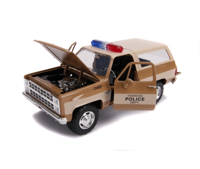 Macheta metalica 1980 chevy police k5 scara 1 la 24 Macheta metalica 1980 chevy police k5 scara 1 la 24