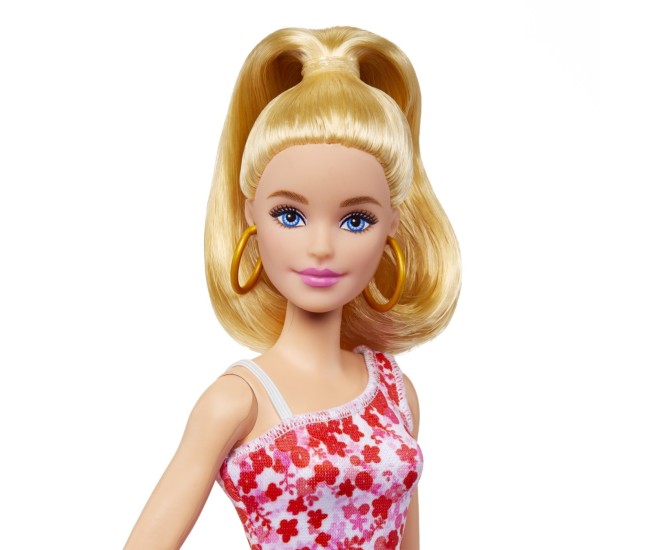 Papusa barbie fashionista blonda cu parul prins in coada Papusa barbie fashionista blonda cu parul prins in coada