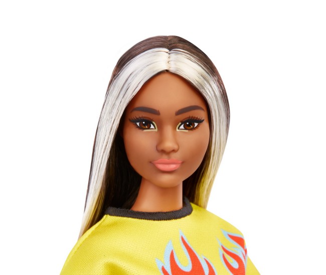Papusa barbie fashionista bruneta cu suvite blonde