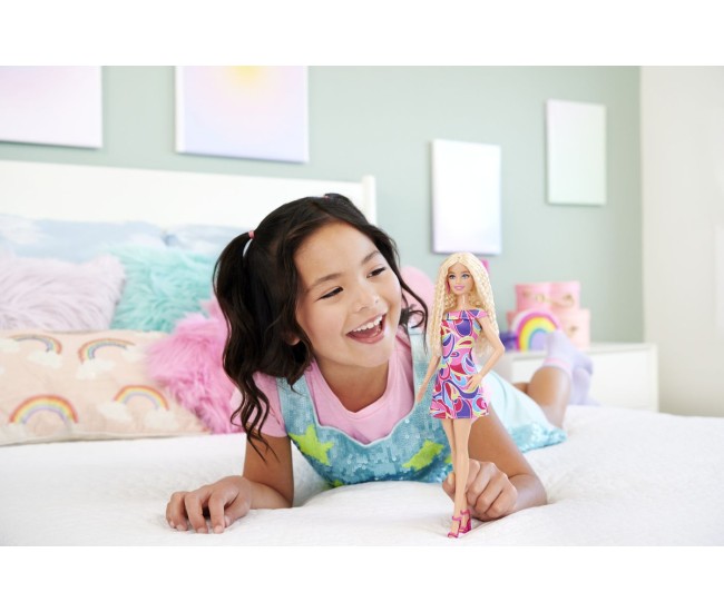 Papusa barbie fashionista cu par blond ondulat