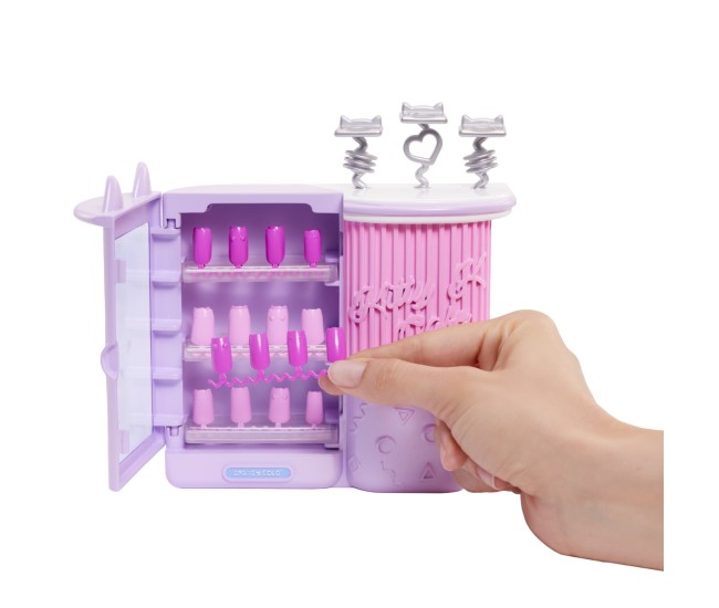L.o.l. surprise! omg sweet nails kitty k cafÉ set papusa cu accesorii L.o.l. surprise! omg sweet nails kitty k cafÉ set papusa cu accesorii