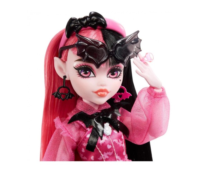 Monster high papusa draculaura cu animalut si accesorii Monster high papusa draculaura cu animalut si accesorii