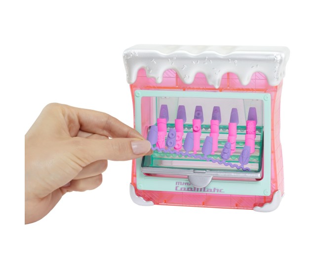 L.o.l. surprise! omg sweet nails candylicious sprinkles shop set papusa cu accesorii L.o.l. surprise! omg sweet nails candylicious sprinkles shop set papusa cu accesorii