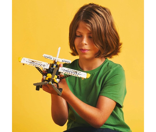 Lego technic avion pentru zone greu accesibile 42198 Lego technic avion pentru zone greu accesibile 42198