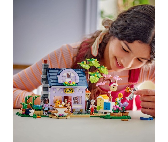 Lego friends casa apicultorilor si gradina cu flori 42669