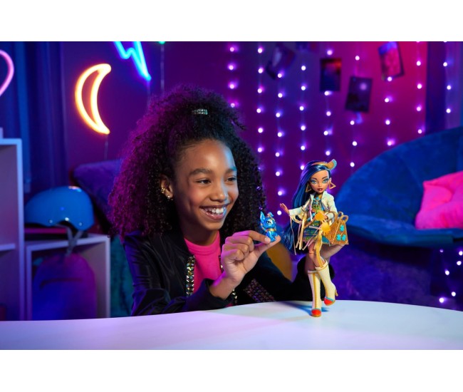 Monster high papusa cleo denile cu animalut si accesorii Monster high papusa cleo denile cu animalut si accesorii