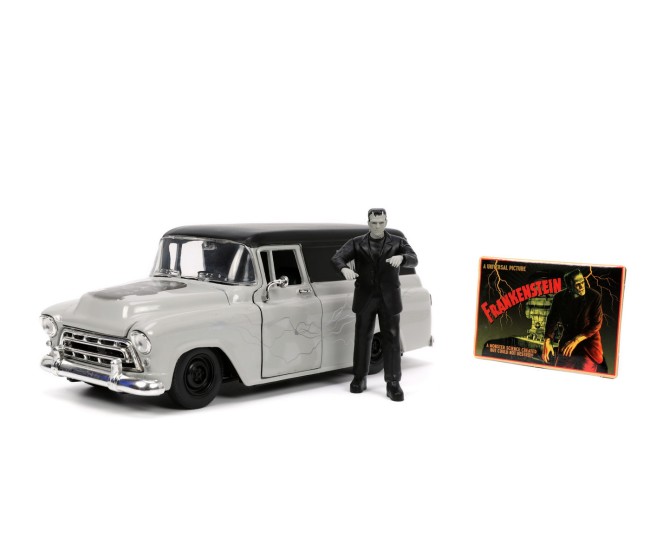 Set masinuta 1957 chevy suburban si figurina frankenstein Set masinuta 1957 chevy suburban si figurina frankenstein