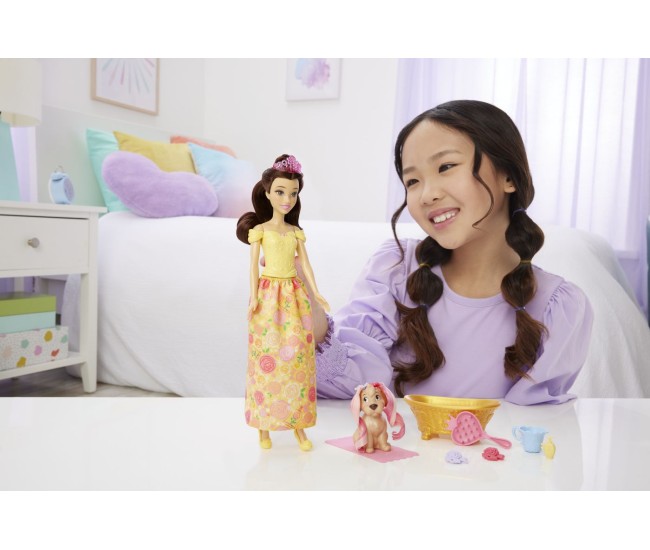 Disney princess papusa bella cu catel si accesorii Disney princess papusa bella cu catel si accesorii