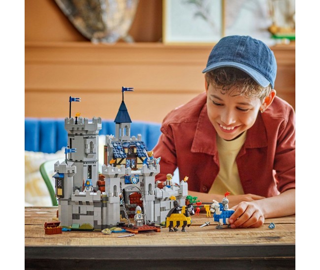 Lego creator castel medieval cu cai si cavaleri 31168 Lego creator castel medieval cu cai si cavaleri 31168