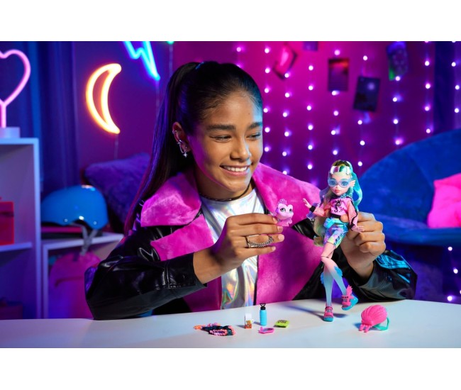 Monster high papusa lagoona blue cu animalut si accesorii Monster high papusa lagoona blue cu animalut si accesorii
