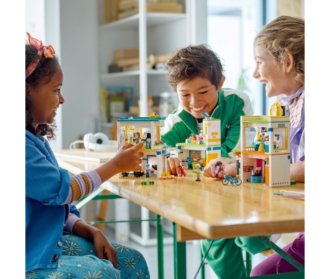 Lego friends scoala internationala din heartlake 41731 Lego friends scoala internationala din heartlake 41731
