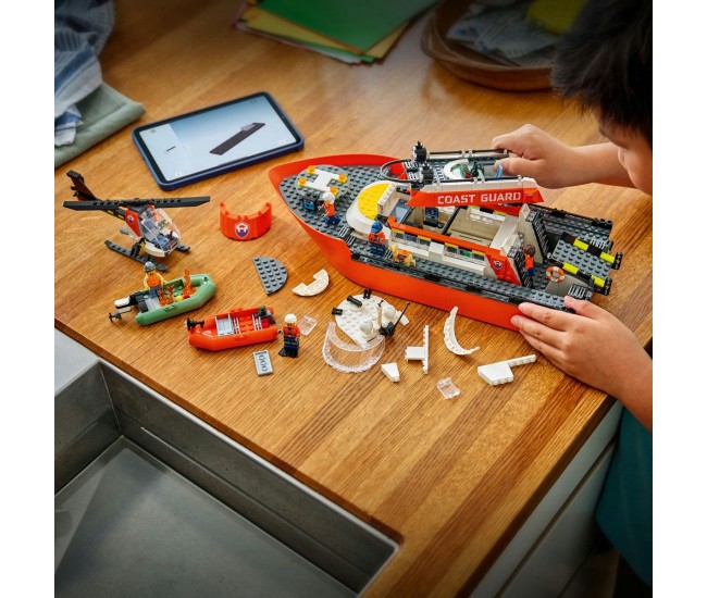 Lego city barca de salvare si elicopter ale pazei de coasta 60504