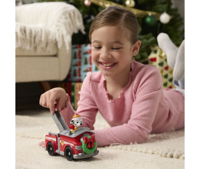 Patrula catelusilor vehicul si figurina marshall cu accesorii de craciun Patrula catelusilor vehicul si figurina marshall cu accesorii de craciun