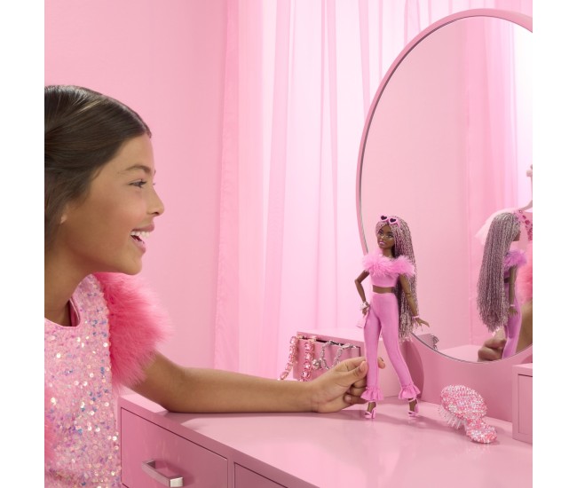 Barbie deluxe style papusa barbie cu salopeta roz si par impletit Barbie deluxe style papusa barbie cu salopeta roz si par impletit