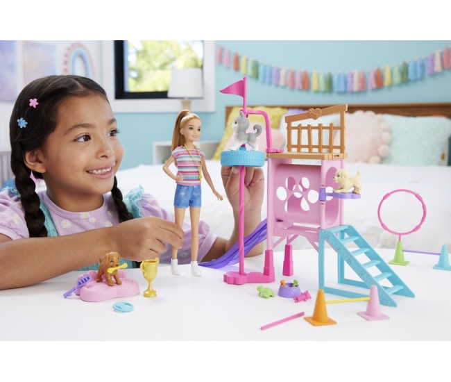 Barbie si stacie papusa stacie dresoare de catei Barbie si stacie papusa stacie dresoare de catei