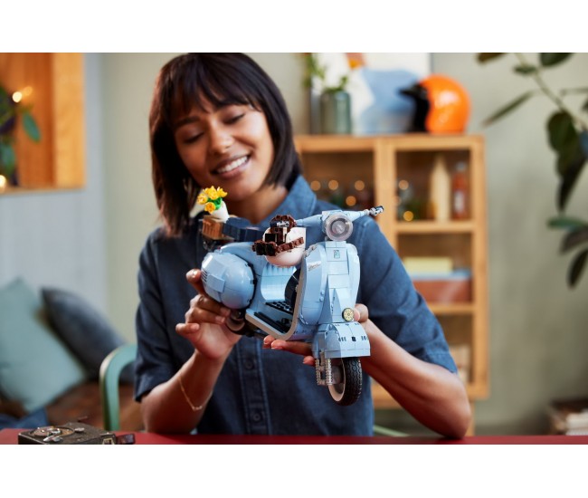 Lego iconics vehicule iconice vespa 125 10298