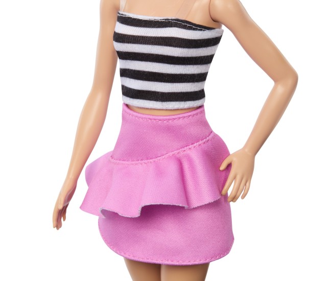 Papusa barbie fashionista blonda cu parul prin in coada si fusta roz Papusa barbie fashionista blonda cu parul prin in coada si fusta roz